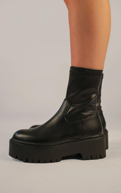 Coralie Chelsea Boots