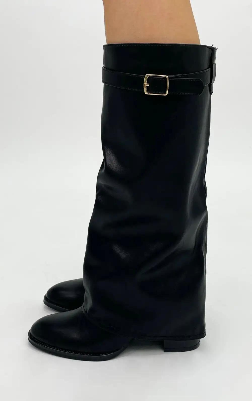 Livara Boots with Belt