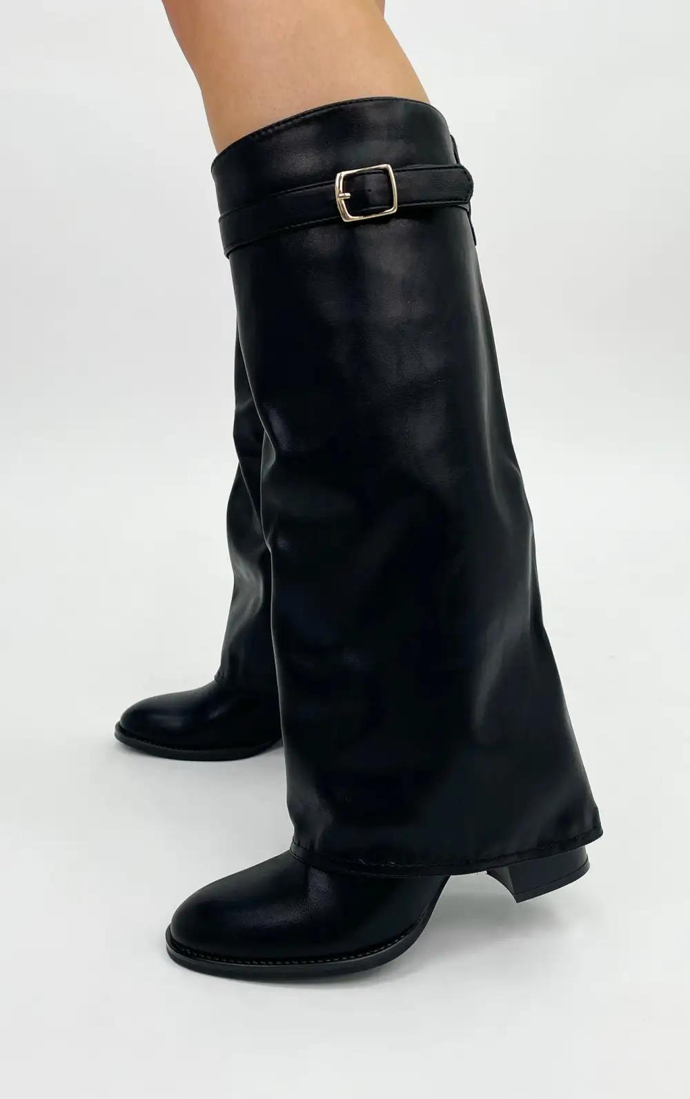 Livara Boots with Belt