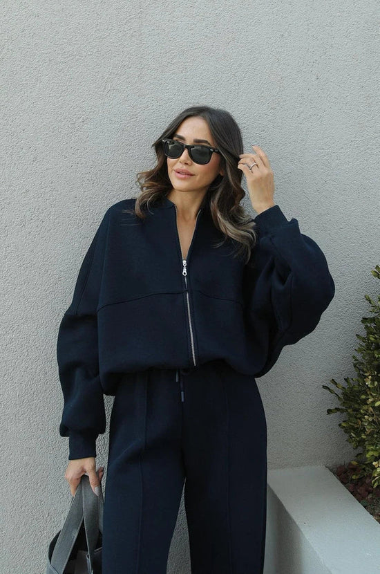 Straight fit essential